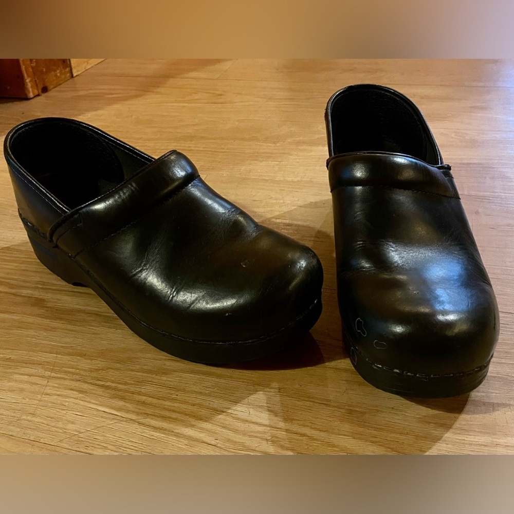 Dansko Clog Black Matte Size 38 Or Size 7 Women’s. - image 2